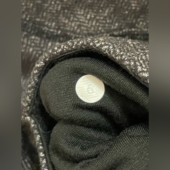 Lululemon Herringbone Crop Knit Leggings Size 6 - Picture 7 of 7